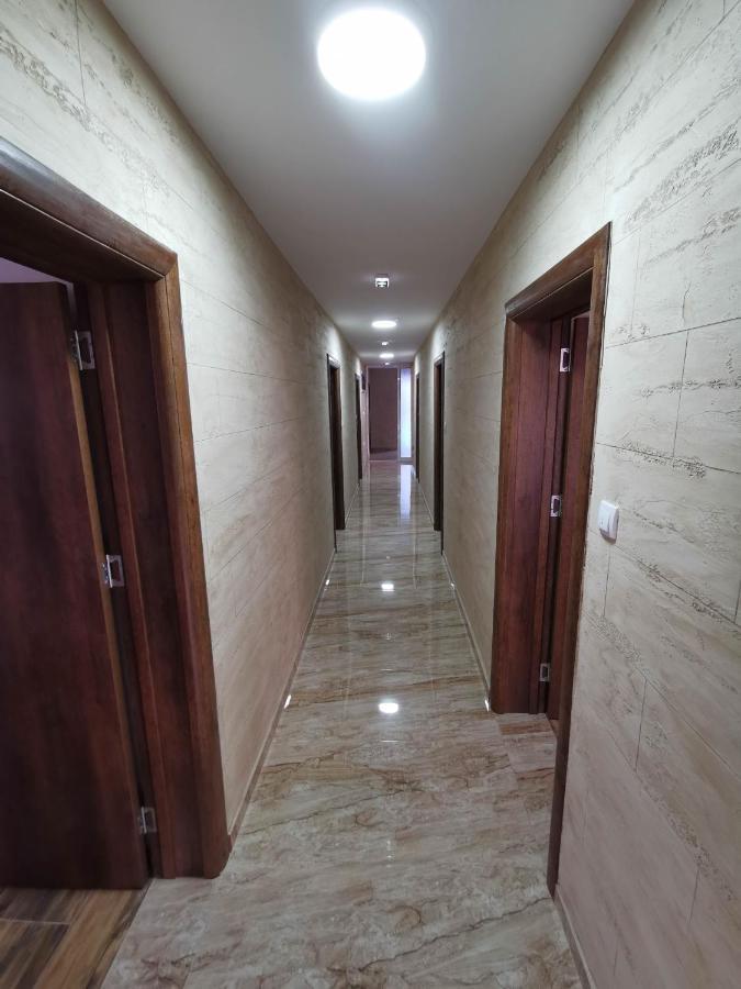 Pecinci Sobe I Apartmani Casa Mia מראה חיצוני תמונה