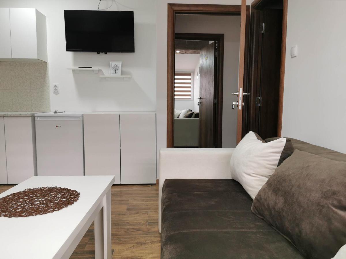 Pecinci Sobe I Apartmani Casa Mia מראה חיצוני תמונה