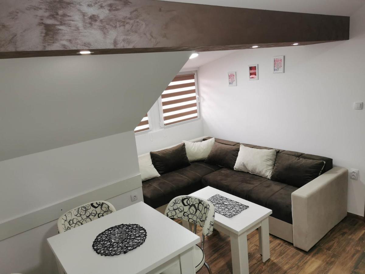 Pecinci Sobe I Apartmani Casa Mia מראה חיצוני תמונה