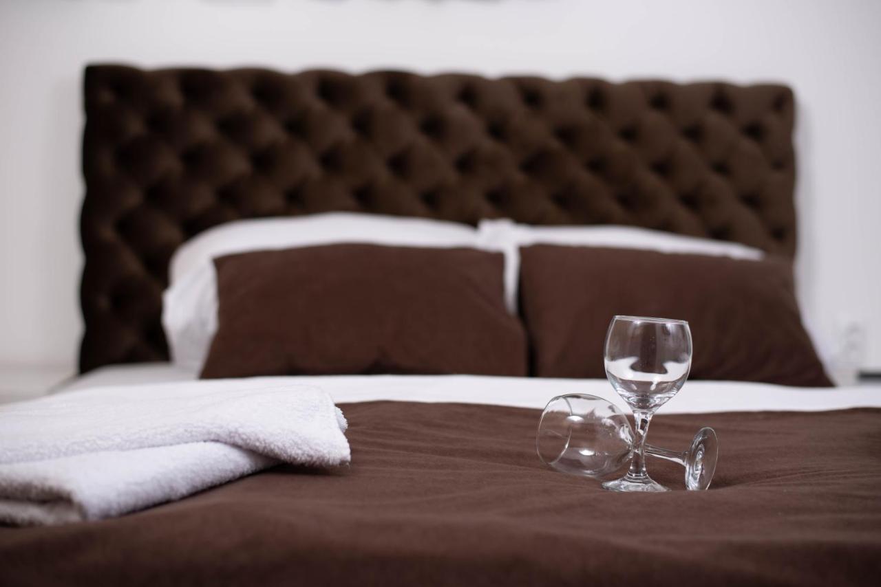 Pecinci Sobe I Apartmani Casa Mia מראה חיצוני תמונה