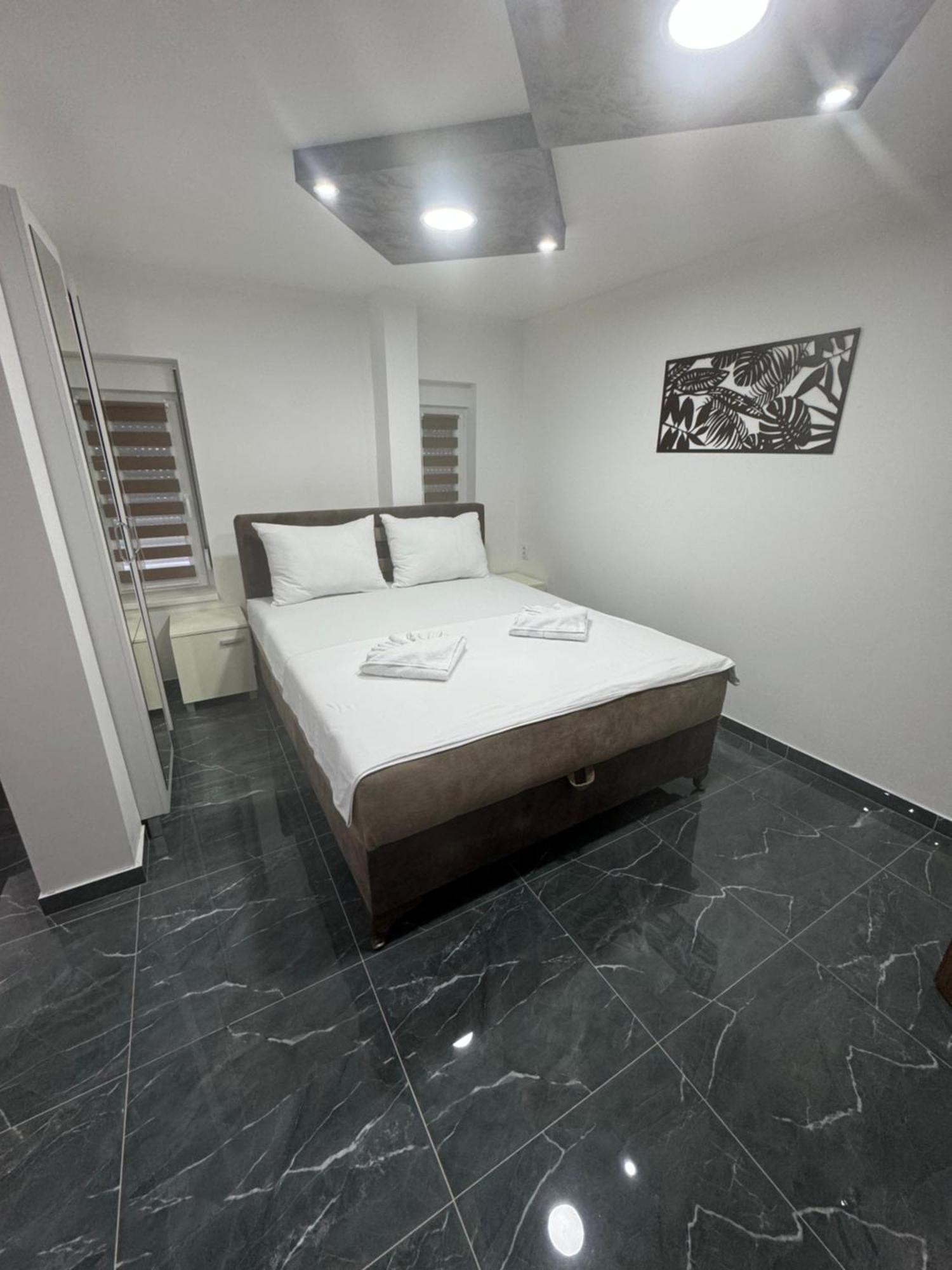 Pecinci Sobe I Apartmani Casa Mia מראה חיצוני תמונה